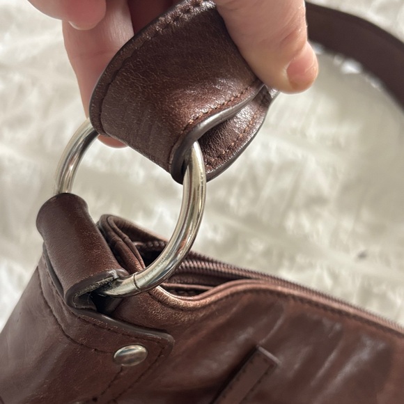 Danier Elegant Brown Leather Messenger Bag with Silver Hardware - Picture 11 of 15